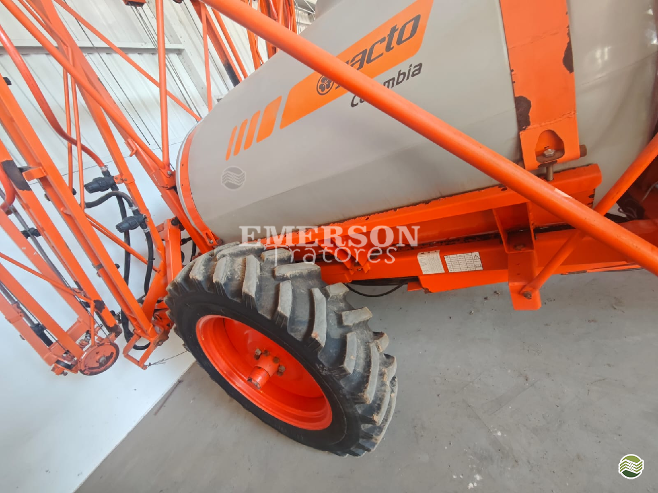 PULVERIZADOR JACTO COLUMBIA AD18 Arrasto Emerson Tratores PONTA GROSSA PARANÁ PR